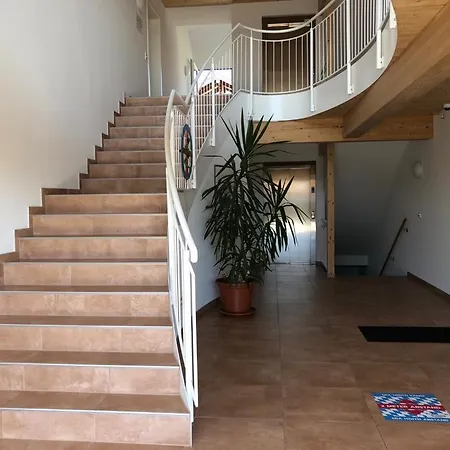 Apartment Chen, 2 Doppelzimmer , Ebk, Separater Balkon *