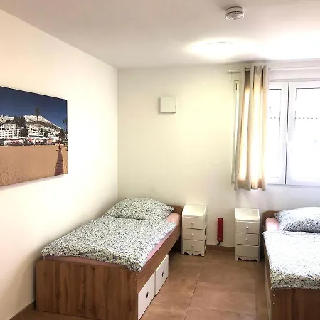 Chen, 2 Doppelzimmer , Ebk, Separater Balkon * Griesstatt