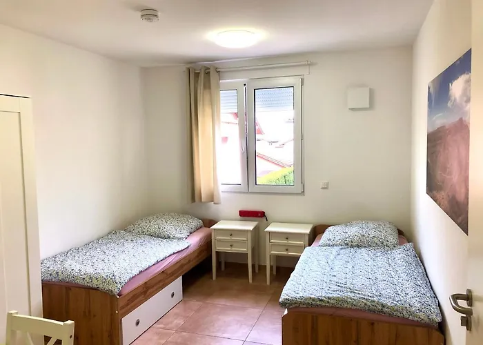 Chen, 2 Doppelzimmer , Ebk, Separater Balkon * Griesstatt