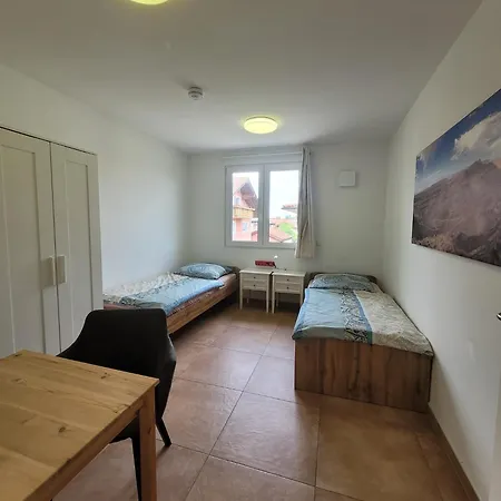 Apartment Chen, 2 Doppelzimmer , Ebk, Separater Balkon